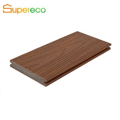 Sàn composite lõi rắn